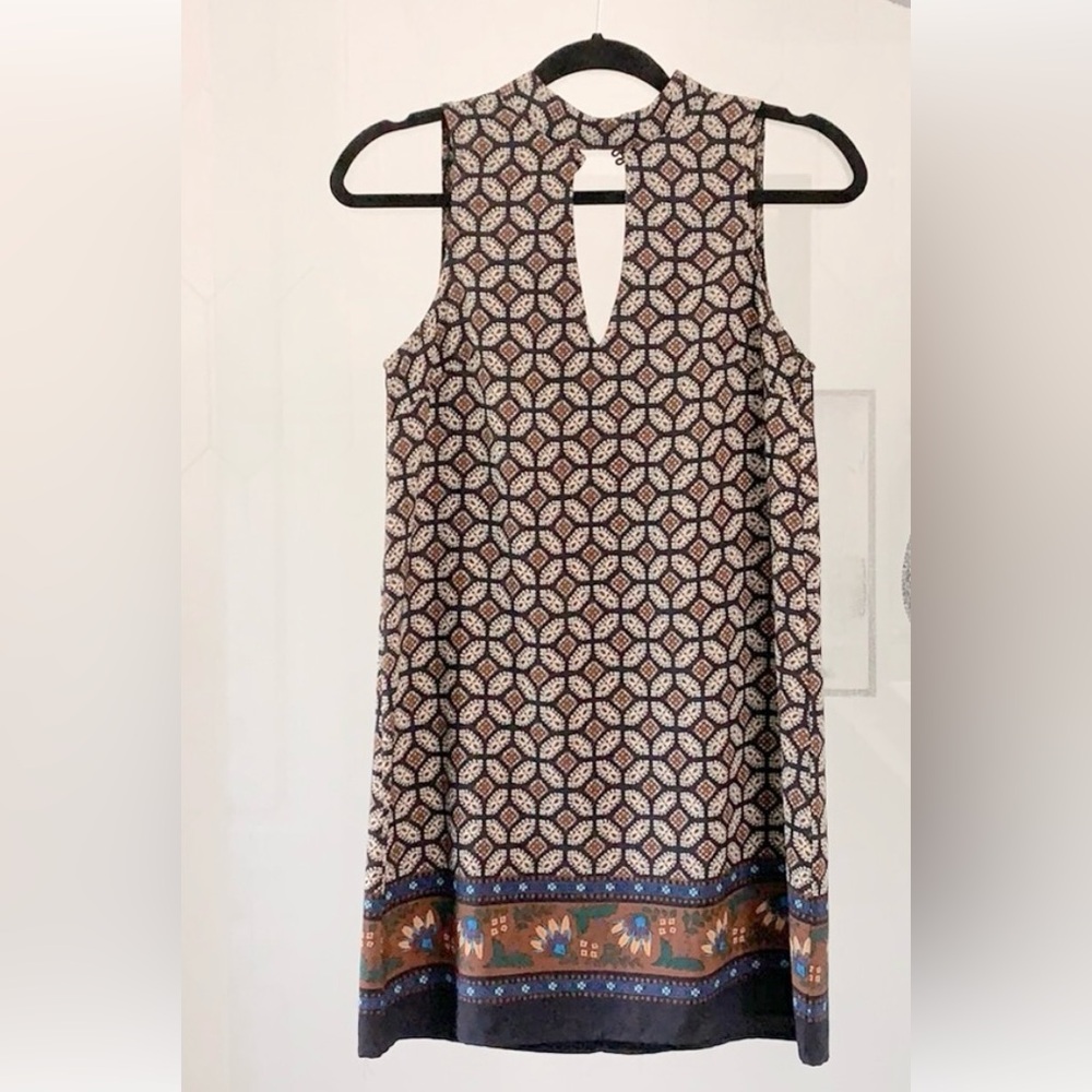 Soprano Geometric Pattern Keyhole Mini Dress